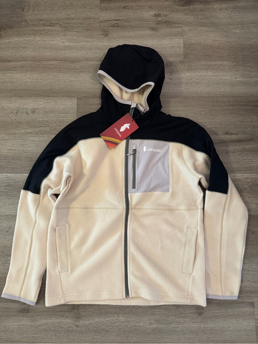Cotopaxi Abrazo Hooded Full-Zip Fleece Jacket in Cream & Black